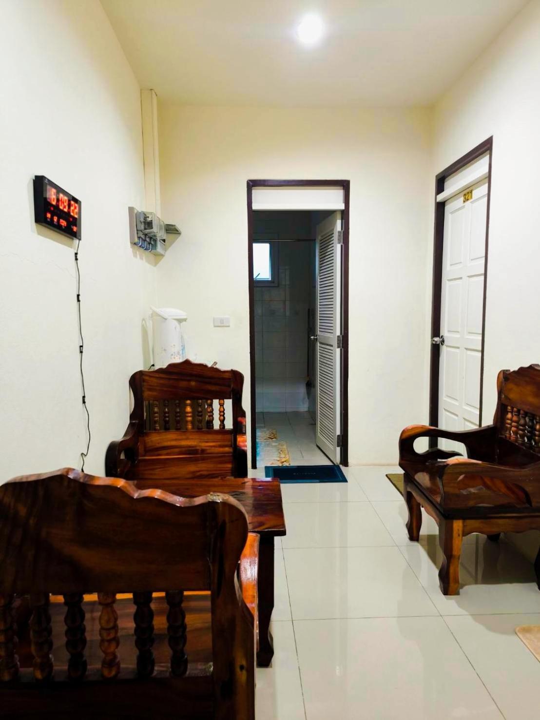 Nu Phuket Airport Resident 1 Bed and Breakfast Nai Yang Beach Exteriör bild